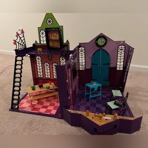 Monster High High School Playset 2012
